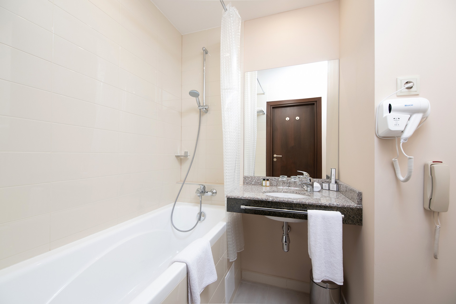 Hotel photo Armat 3